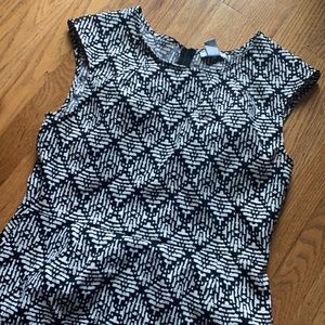 🖤  SOLD Graphic Shift Dress